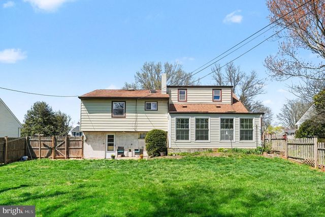 256 WOODLAWN DR, Lansdale, PA 19446