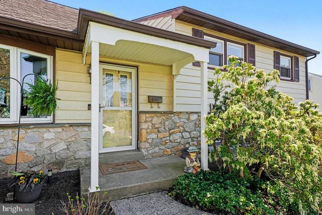 256 WOODLAWN DR, Lansdale, PA 19446