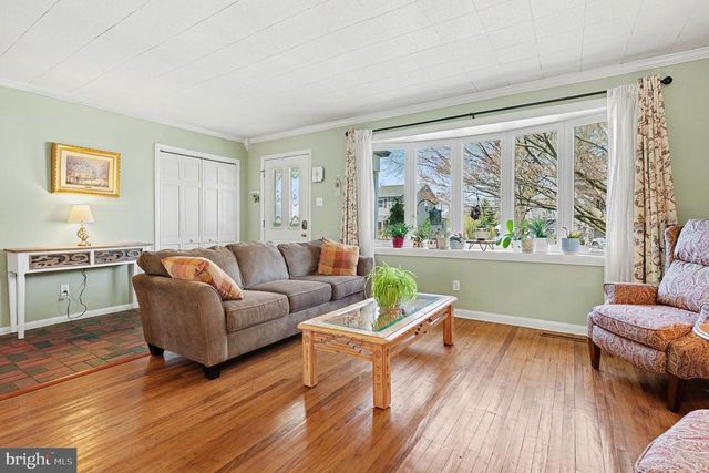 256 WOODLAWN DR, Lansdale, PA 19446