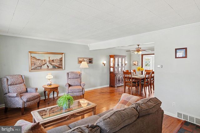 256 WOODLAWN DR, Lansdale, PA 19446