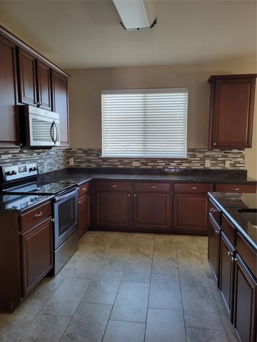 1633 Kawati Way, Krum, TX 76249