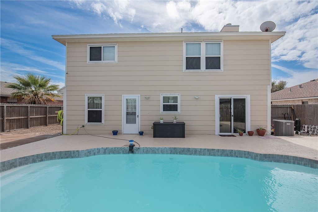 13822 Laffite Dr, Corpus Christi, TX 78418 — photo 2