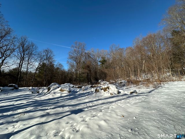 13 Meadow Street, New Hartford, CT 06057