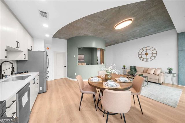 250 Pharr Road NE 704, Atlanta, GA 30305