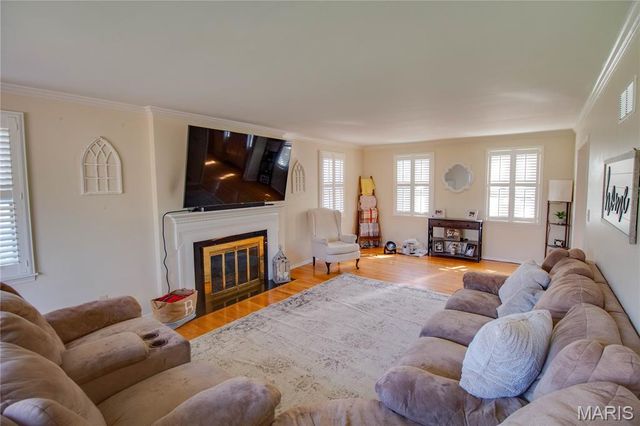 2110 Northwood Drive, Godfrey, IL 62035