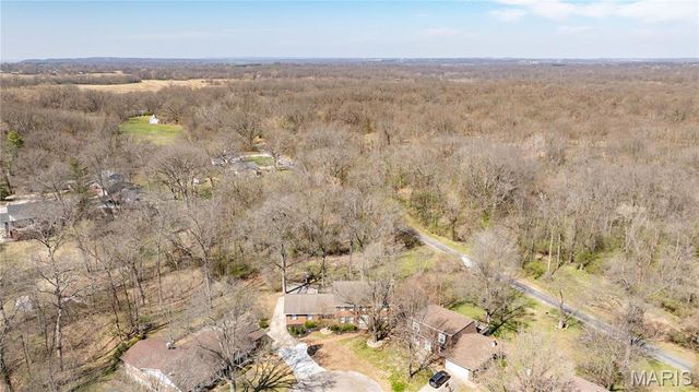 2110 Northwood Drive, Godfrey, IL 62035