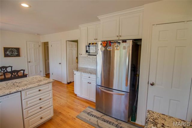 2110 Northwood Drive, Godfrey, IL 62035