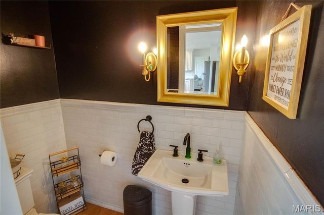 2110 Northwood Drive, Godfrey, IL 62035