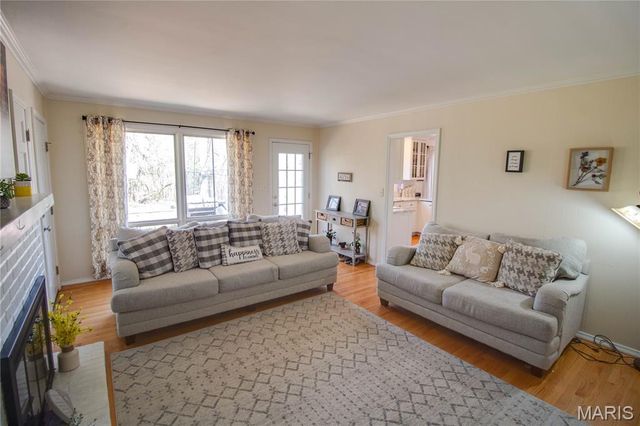 2110 Northwood Drive, Godfrey, IL 62035