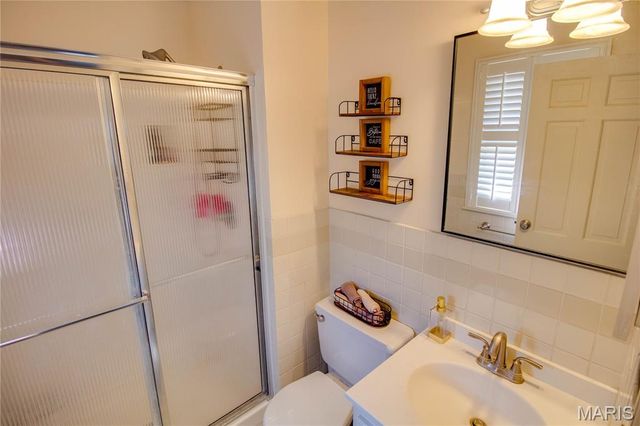 2110 Northwood Drive, Godfrey, IL 62035