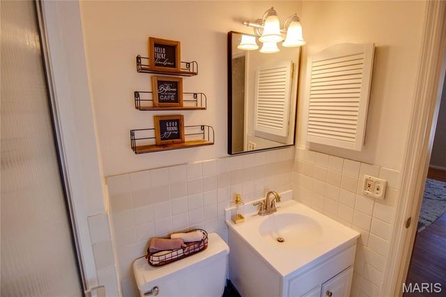 2110 Northwood Drive, Godfrey, IL 62035