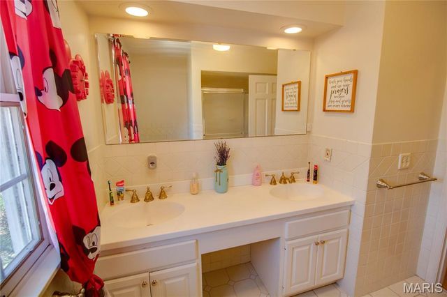 2110 Northwood Drive, Godfrey, IL 62035