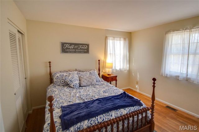 2110 Northwood Drive, Godfrey, IL 62035