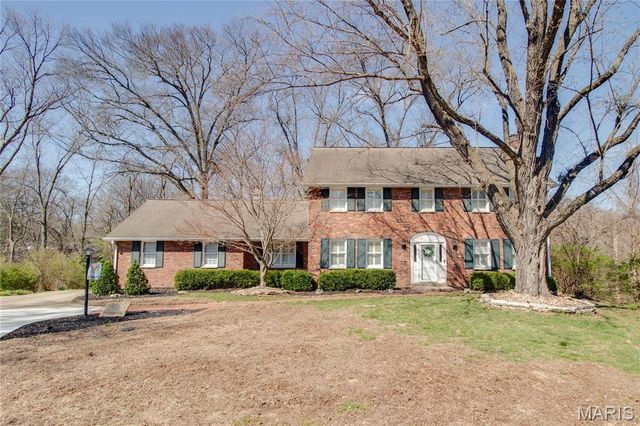 2110 Northwood Drive, Godfrey, IL 62035