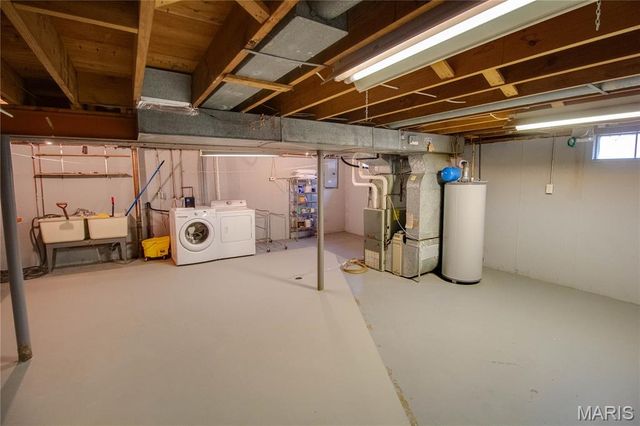 2110 Northwood Drive, Godfrey, IL 62035