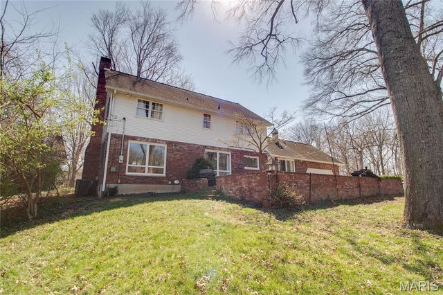 2110 Northwood Drive, Godfrey, IL 62035