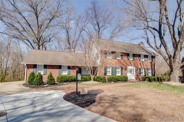 2110 Northwood Drive, Godfrey, IL 62035