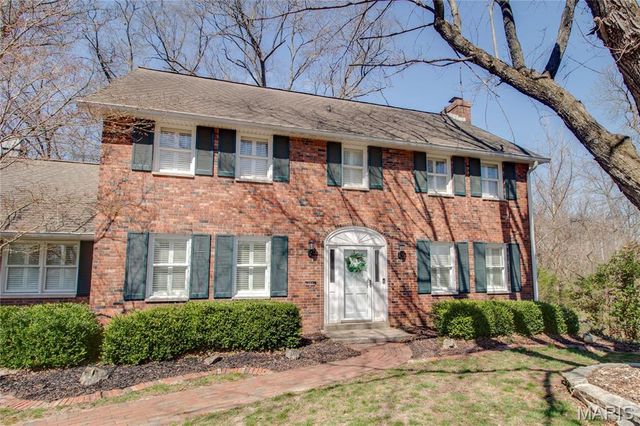 2110 Northwood Drive, Godfrey, IL 62035