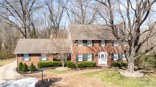 2110 Northwood Drive, Godfrey, IL 62035