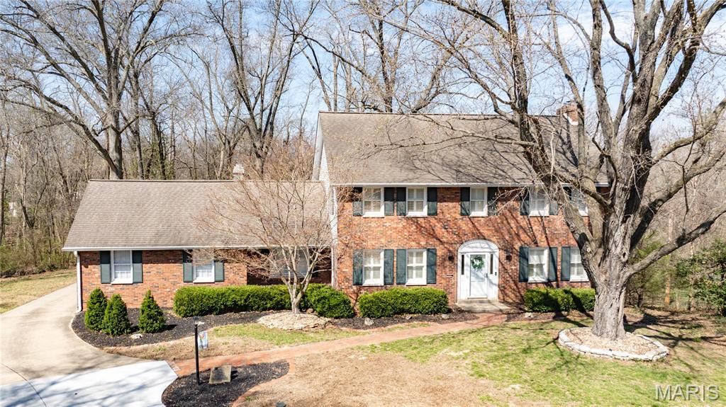 2110 Northwood Drive, Godfrey, IL 62035