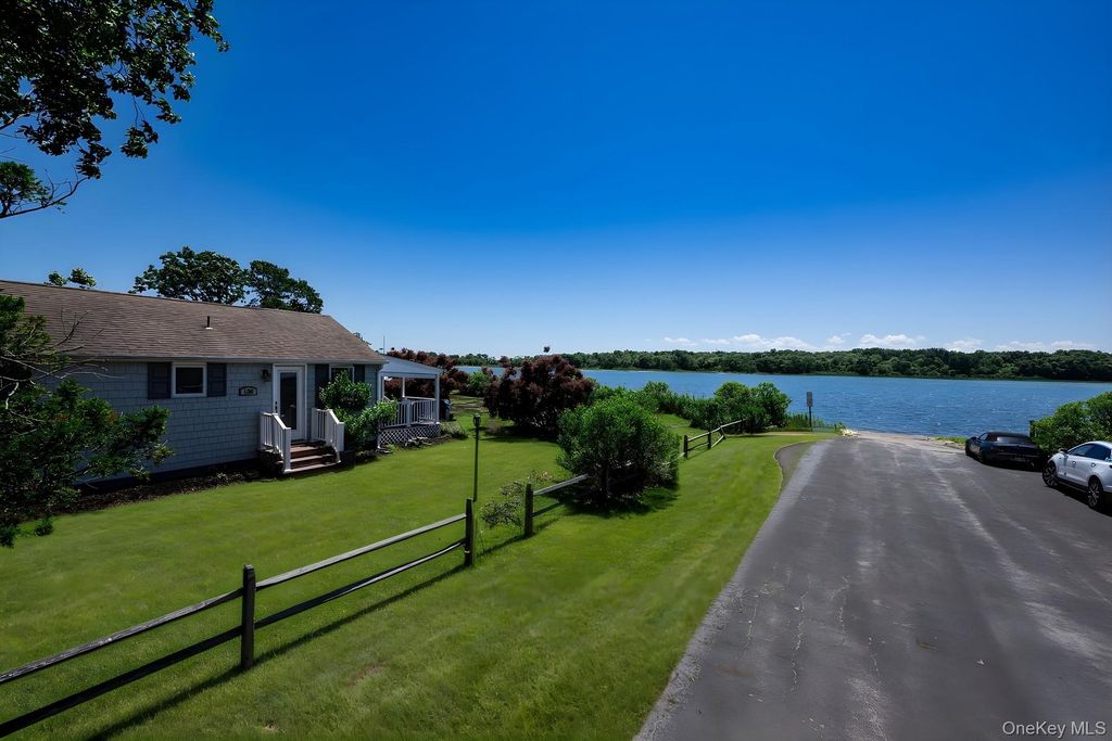 136 Bayview Avenue, Southold, NY 11971