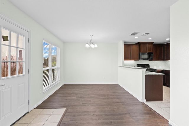 2213 Ivy Wall Drive, Conroe, TX 77301