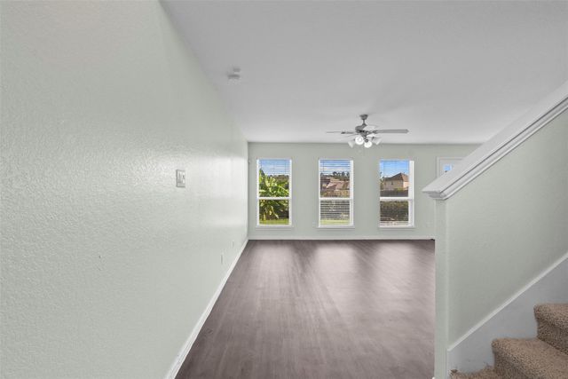 2213 Ivy Wall Drive, Conroe, TX 77301