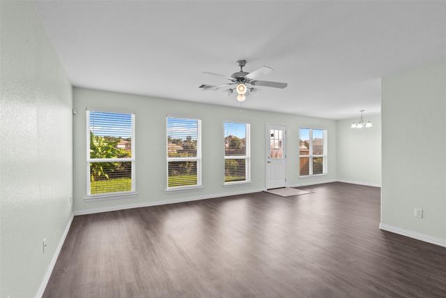 2213 Ivy Wall Drive, Conroe, TX 77301