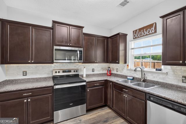 1063 Sweetbay Court, Hinesville, GA 31313
