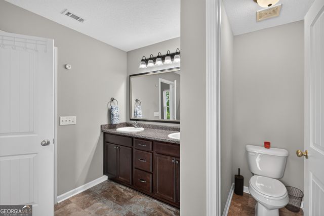 1063 Sweetbay Court, Hinesville, GA 31313