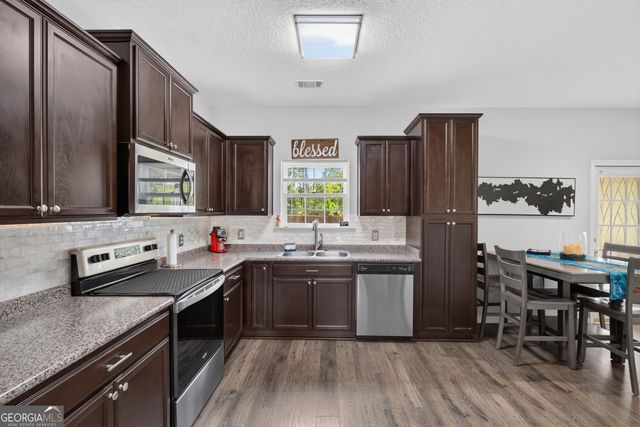 1063 Sweetbay Court, Hinesville, GA 31313