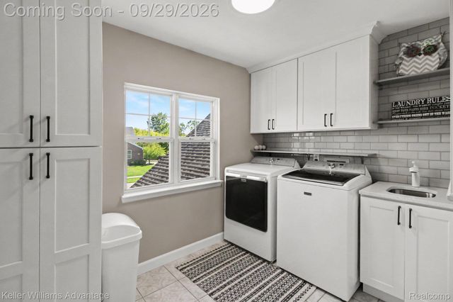 26393 Creekside Drive, Lyon Charter Township, MI 48165