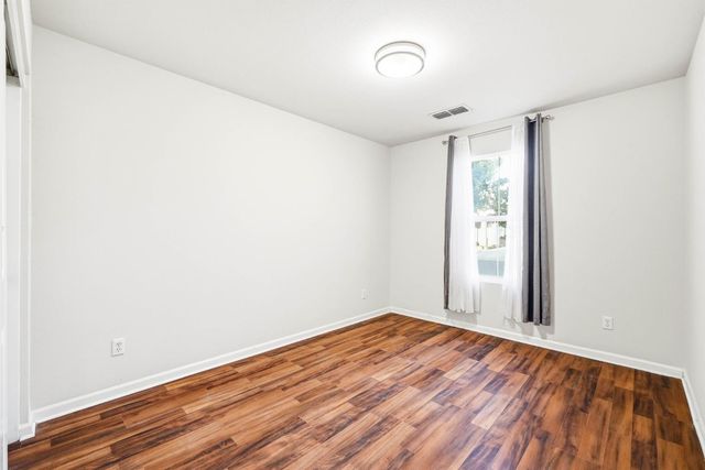 8624 W Wing Dr, Elk Grove, CA 95758