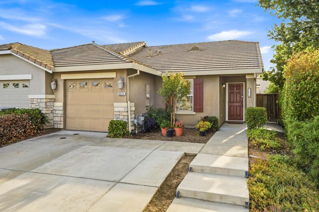 8624 W Wing Dr, Elk Grove, CA 95758