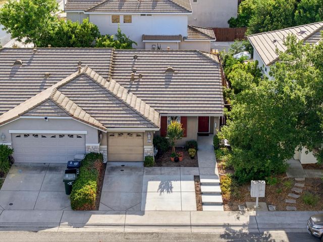 8624 W Wing Dr, Elk Grove, CA 95758
