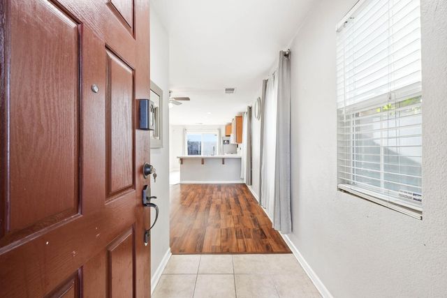 8624 W Wing Dr, Elk Grove, CA 95758