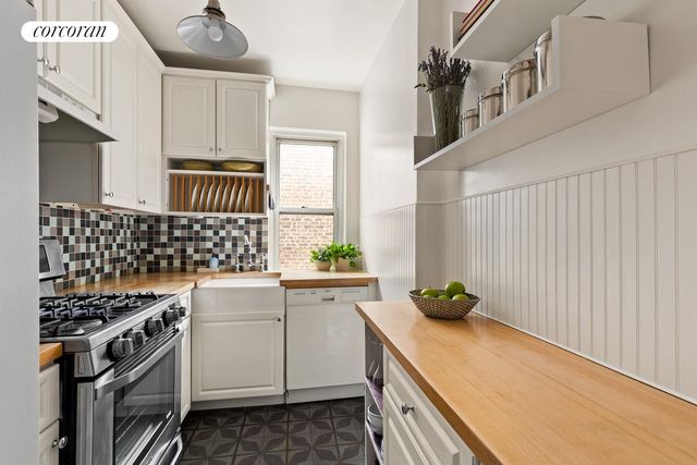 530 E 90th St Apt 6H, New York City, NY 10128