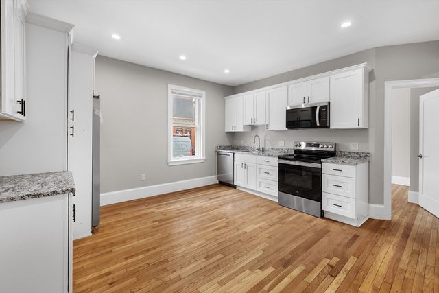 921-923 E Broadway 1, Boston, MA 02127