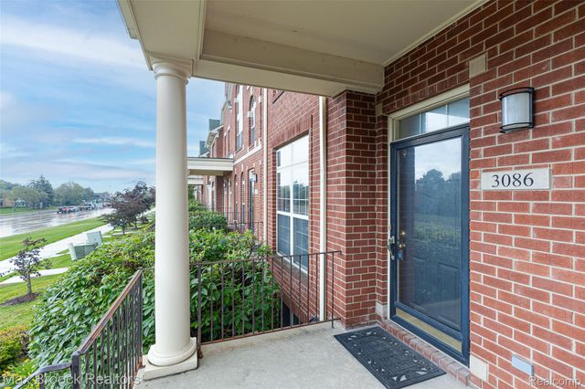3086 CAMDEN Drive, Troy, MI 48084