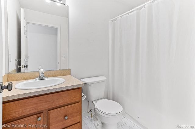 3086 CAMDEN Drive, Troy, MI 48084