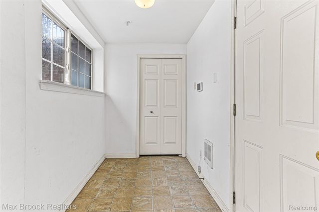 3086 CAMDEN Drive, Troy, MI 48084