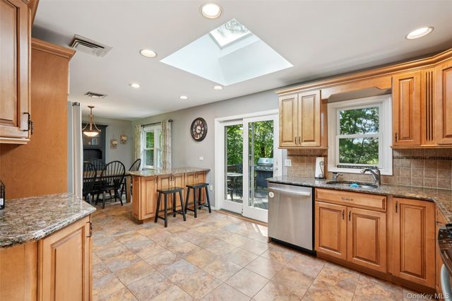 27A Claremont Lane, Suffern, NY 10901