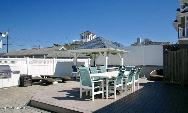 22 21st Avenue, South Seaside Park, NJ 08752