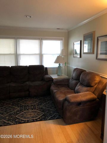 22 21st Avenue, South Seaside Park, NJ 08752