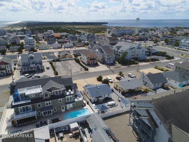 22 21st Avenue, South Seaside Park, NJ 08752