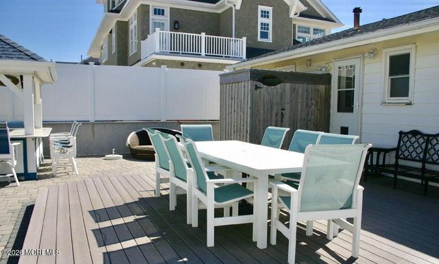 22 21st Avenue, South Seaside Park, NJ 08752