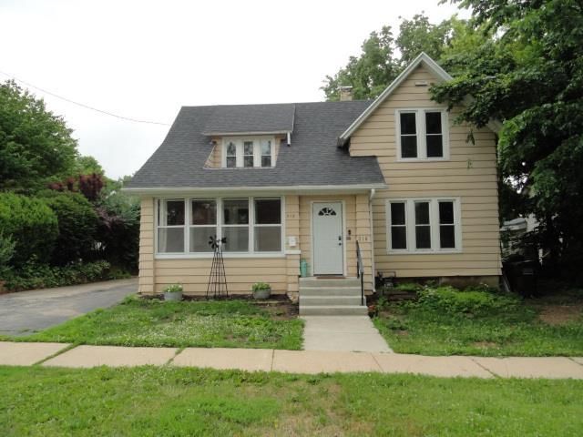 318 N 3rd St, Fort Atkinson, WI 53538
