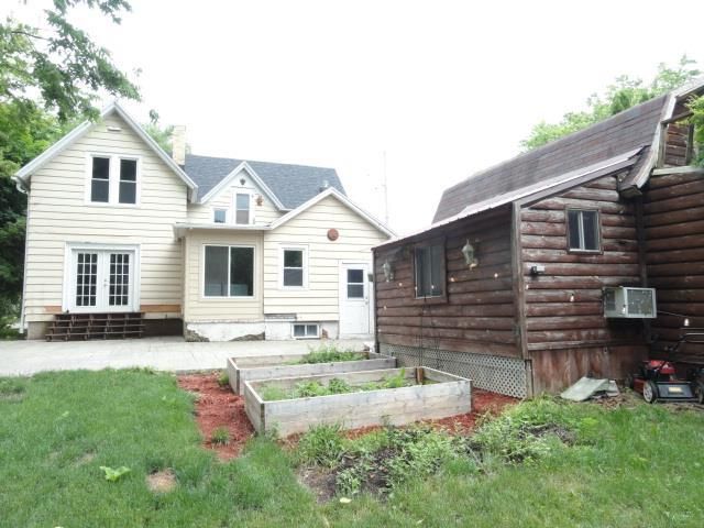 318 N 3rd St, Fort Atkinson, WI 53538