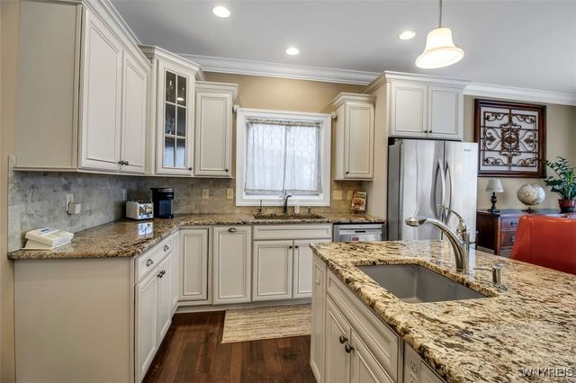 474 North Rockingham Way, Amherst, NY 14228