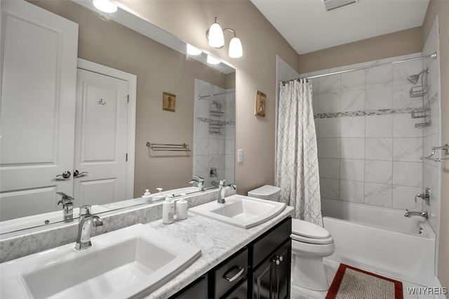 474 North Rockingham Way, Amherst, NY 14228